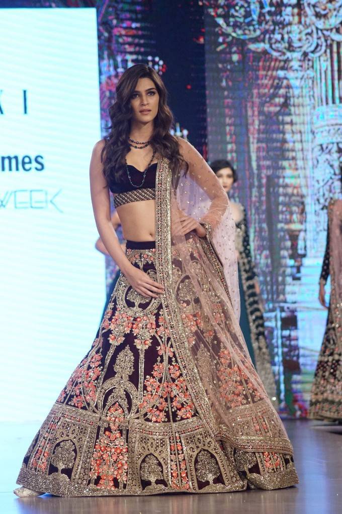 Actress Kriti Sanon At Bombay Times Fashion Week2